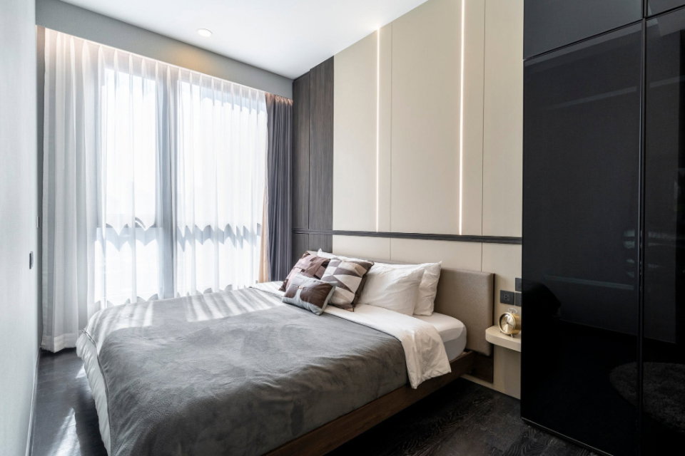 picture Condo for rent at Park Origin Thonglor, high-floor south-facing corner unit, fully furnished (Rt-01 - 12/19