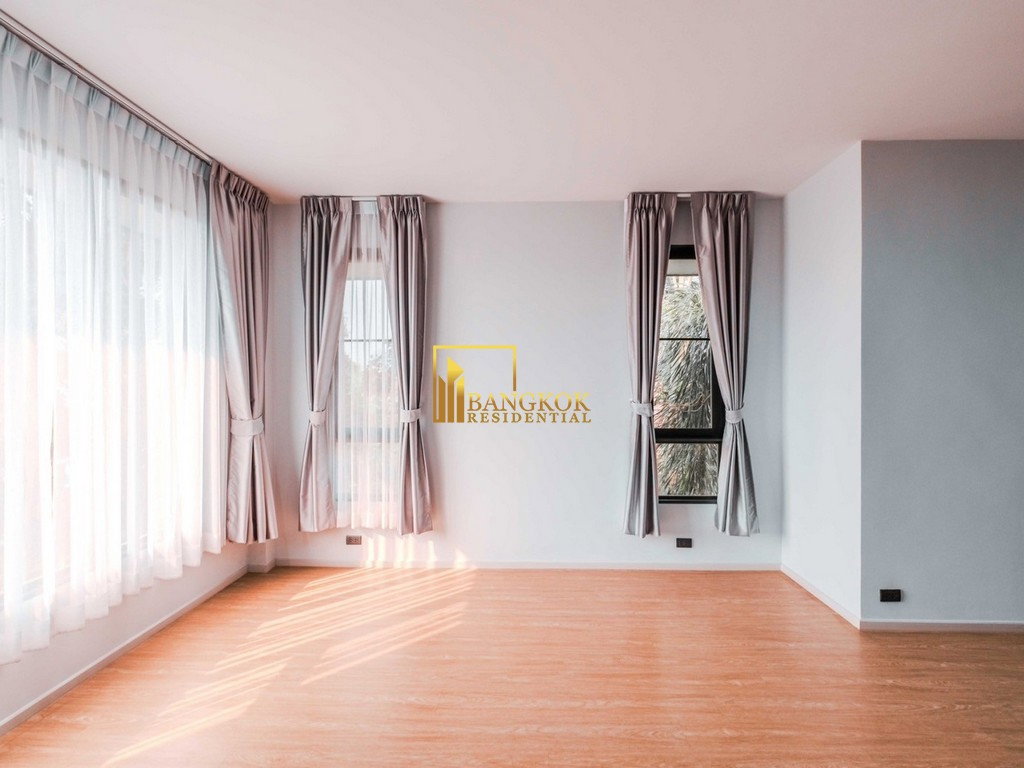 รูป Magnificent 5 Bedroom Pool Villa in Phra Khanong Area - BR28147SH - รูปที่ 12/23