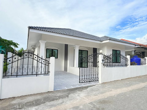 House for Sale East Pattaya Khao Noi Modern Classic