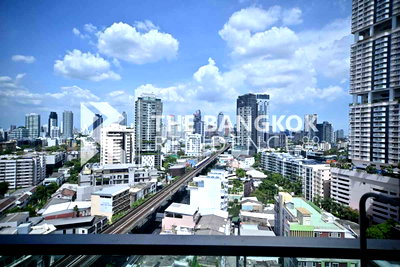 ขายคอนโด : คอนโด ดิ แอดเดรส สุขุมวิท 28 ใกล้ BTS สถานีพร้อมพงษ์ คอนโดทำเลเด่น ราคาน่าคบ