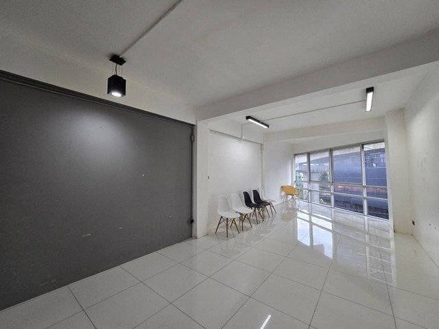 picture FOR RENT COMMERCIAL BUILDING PROPERTY 40000 BAHT per MONTH - 9/26