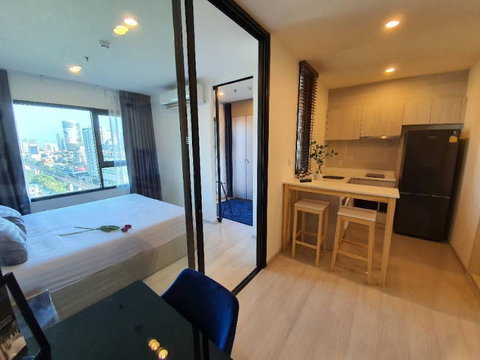 ห้องแต่งสวย ราคาพิเศษ ! ให้เช่า Life อโศก เฟอร์และเครื่องใช้ไฟฟ้าครบ