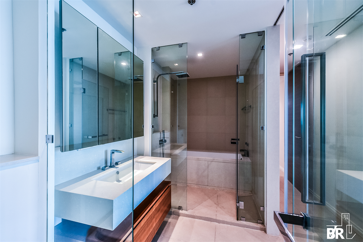 picture The River Ultimate Luxury Condo in Business District near BTS Saphan Taksin - 7/10