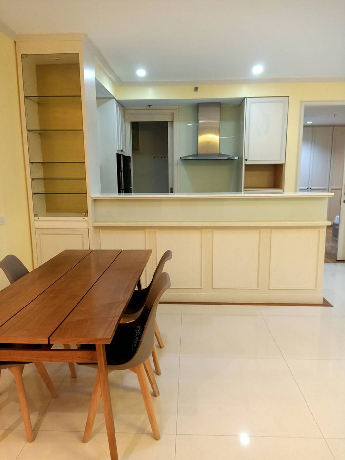 รูป Condo for RENT : The Legend Saladaeng  (Pet allowed) size  110 sqm. 2 Bed /2 Bath (Bathtub)  /Corner room/ Balcony /Garden View   2nd  floor  - รูปที่ 4/18