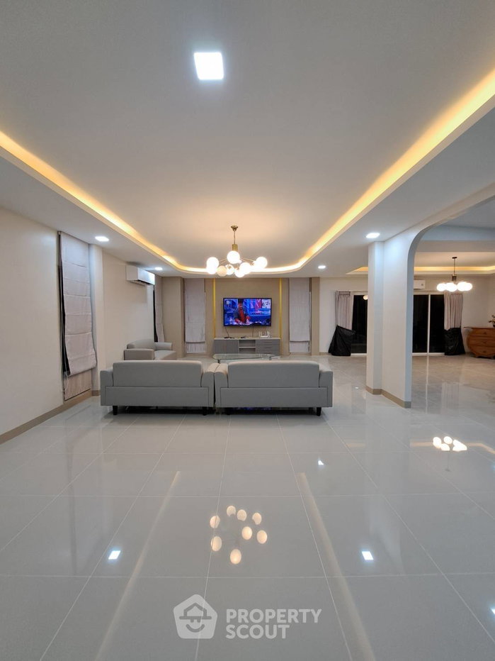 รูป บ้าน 3-ห้องนอน ที่ โนเบิล ทารา พัฒนาการ ใกล้ ARL หัวหมาก (ID 2975672) - รูปที่ 3/13
