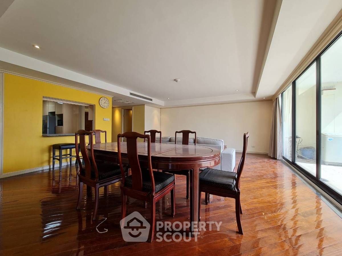 picture 2-BR Condo at Somkid Gardens Condominium near BTS Chit Lom (ID 932774) - 2/8