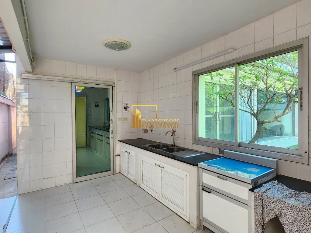 picture Rare Opportunity: Cozy 5 Bed House with Large Outdoor Space - BR7944SH - 8/23