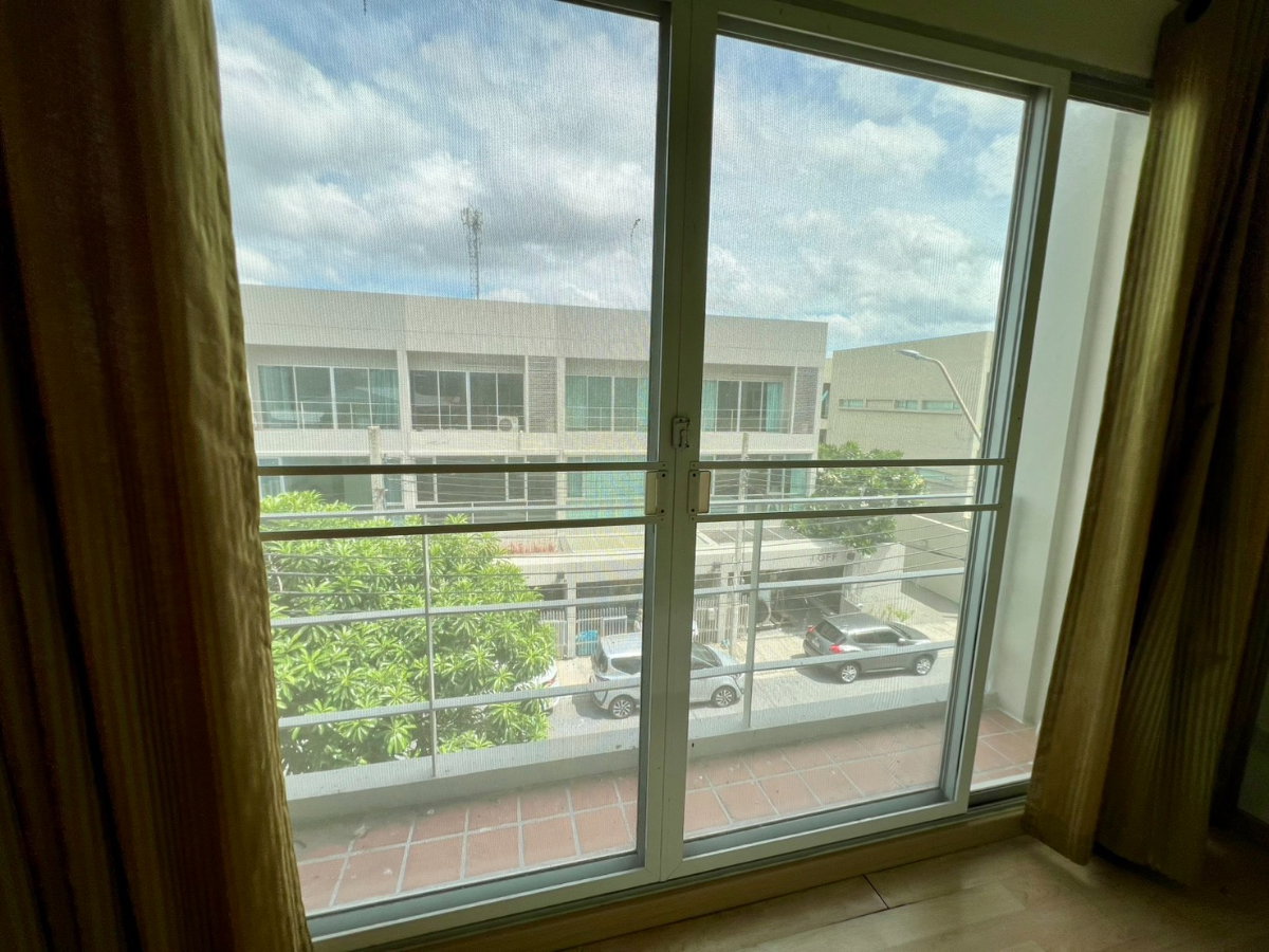 picture Corner Unit Townhome for Sale at Noble Cube Pattanakarn – Huge Space, Just 5 Mins to Thonglor! - 20/23