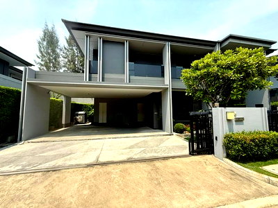 บ้านเดี่ยวให้เช่า : HR3494ให้เช่าบ้านเดี่ยวหรู Setthasiri กรุงเทพกรีฑา 2 พื้นที่ 82 ตร.ว. เฟอร์ครบพร้อมอยู่ มี EV Charger ใกล้โรงเรียนนานาชาติ Brighton & Wellington