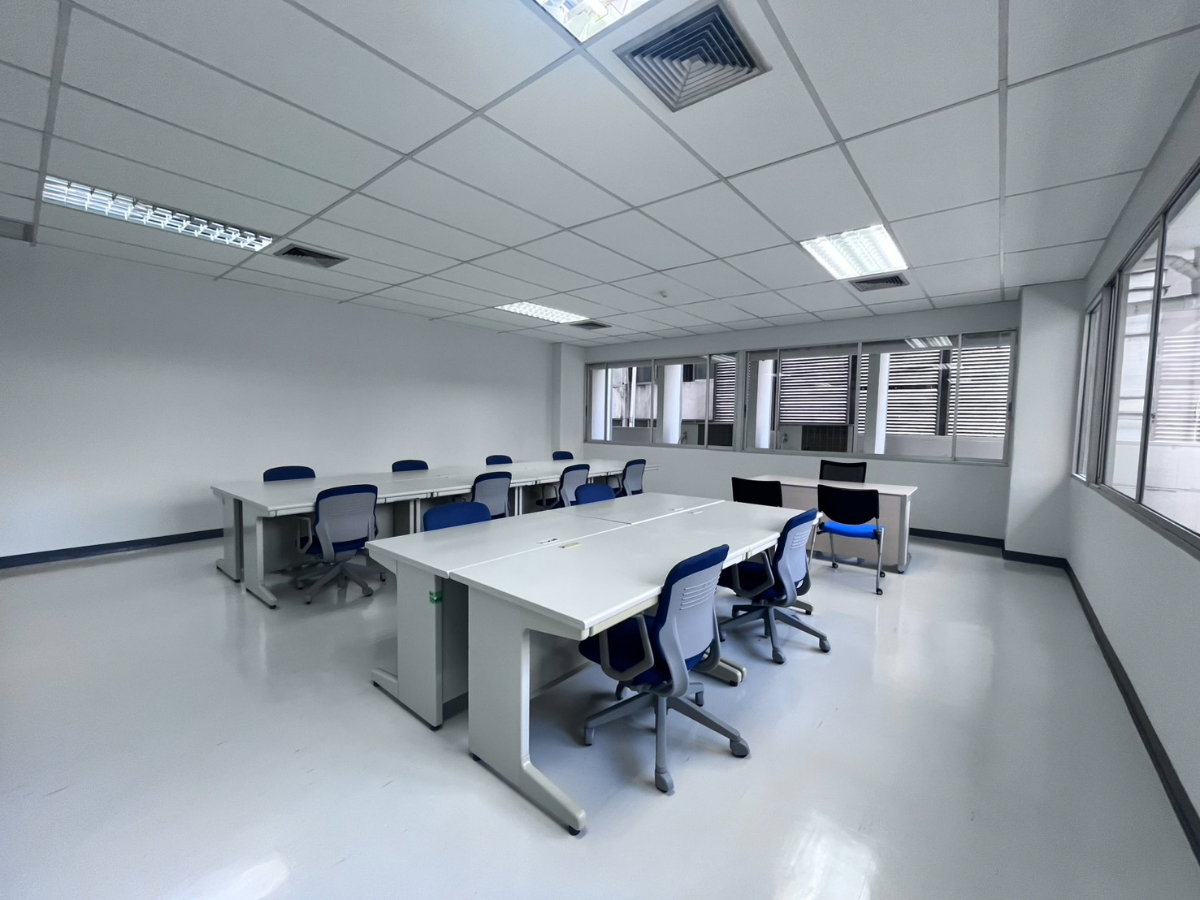 picture ðĒ YADA BUILDING READY-TO-MOVE-IN OFFICES Starting from only THB 70,000/month* - 1/8
