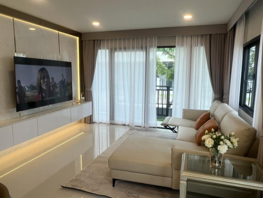 รูป ขาย เช่าบ้านเดี่ยว Centro Bangna ตกแต่ง Luxury ฟังก์ชั่นครบ พร้อมเข้าอยู่ ทำเลดีติด Mega บางนา - รูปที่ 2/22