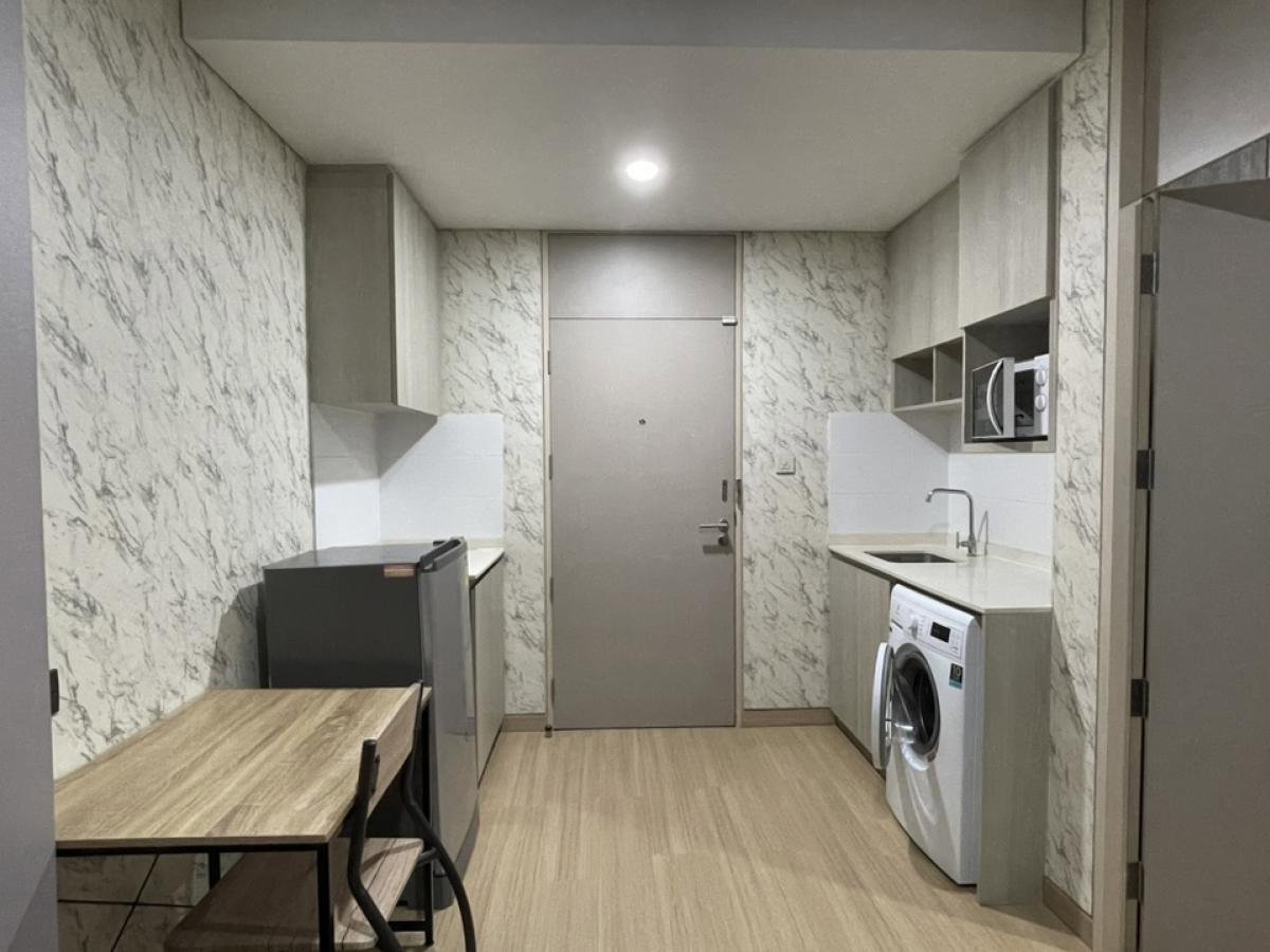 รูป Lumpini Suite Dindaeng Ratchaprarop【𝐑𝐄𝐍𝐓】🔥ห้องโทนเข้ม คม โปร่งสบาย เฟอร์นิเจอร์ครบ ใช้งานง่าย🔥  ติดต่อไลน์ไอดี: @hacondo - รูปที่ 5/8