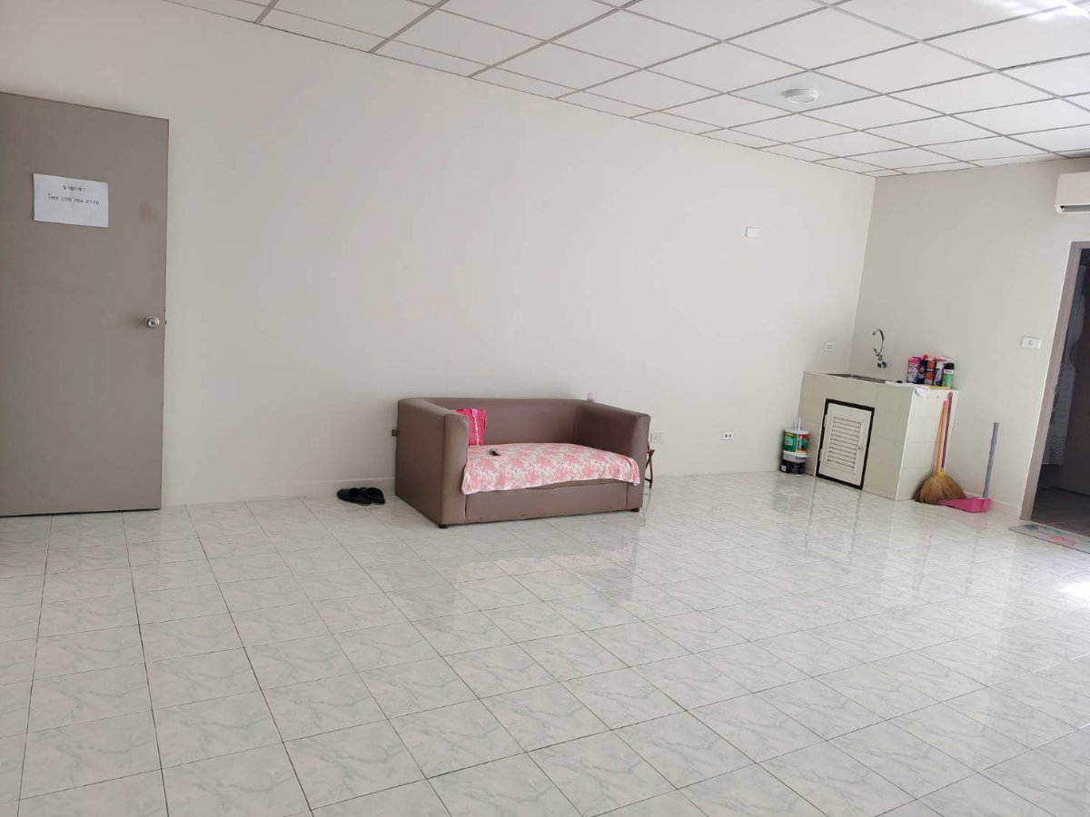 picture Large unit, 40 sq.m., located on the 5th floor Only THB 1,250,000! Approx. THB 31,xxx per sq.m.  - 7/11