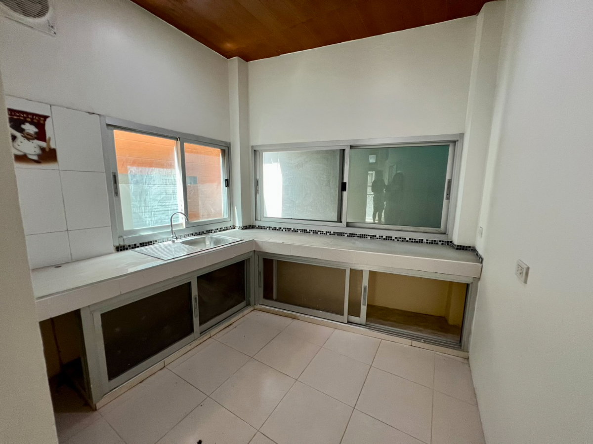 picture Corner Unit Townhome for Sale at Noble Cube Pattanakarn – Huge Space, Just 5 Mins to Thonglor! - 11/23