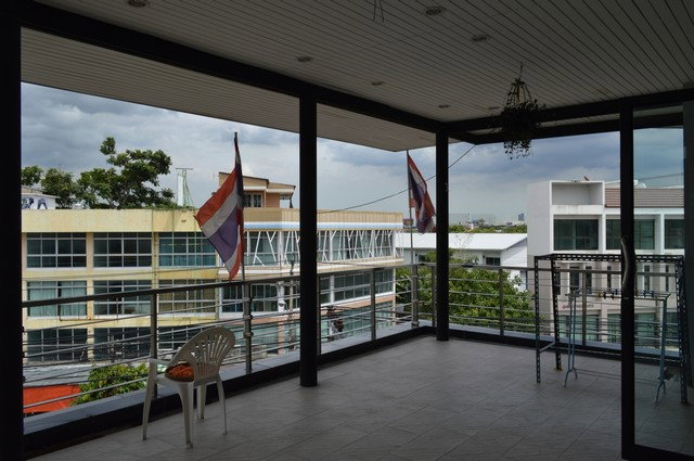 รูป HR3482เช่าอาคารพาณิชย์ 4 ชั้น หัวมุมคู้บอน 29 มีลิฟต์ พื้นที่ 1,700 ตรม. ที่จอดรถ 12 คัน ทำเลค้าขาย ใกล้รถไฟฟ้ารามอินทรา คู้บอน - รูปที่ 5/40