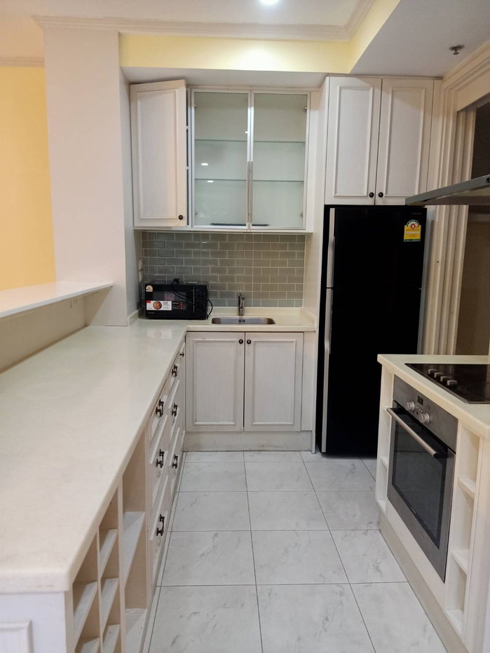 รูป Condo for RENT : The Legend Saladaeng  (Pet allowed) size  110 sqm. 2 Bed /2 Bath (Bathtub)  /Corner room/ Balcony /Garden View   2nd  floor  - รูปที่ 3/18