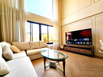 Townhouses for rent Watthana : Modern 3 Bedroom Townhouse For Rent in Thonglor - BR49042TH