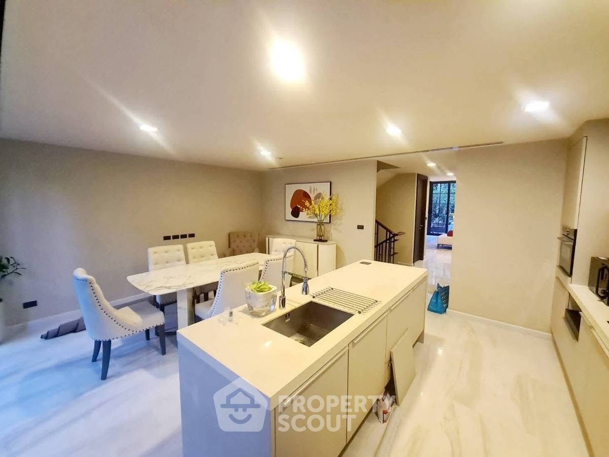 picture 4-BR Townhouse at Quarter 31 near MRT Phetchaburi (ID 2975630) - 13/16