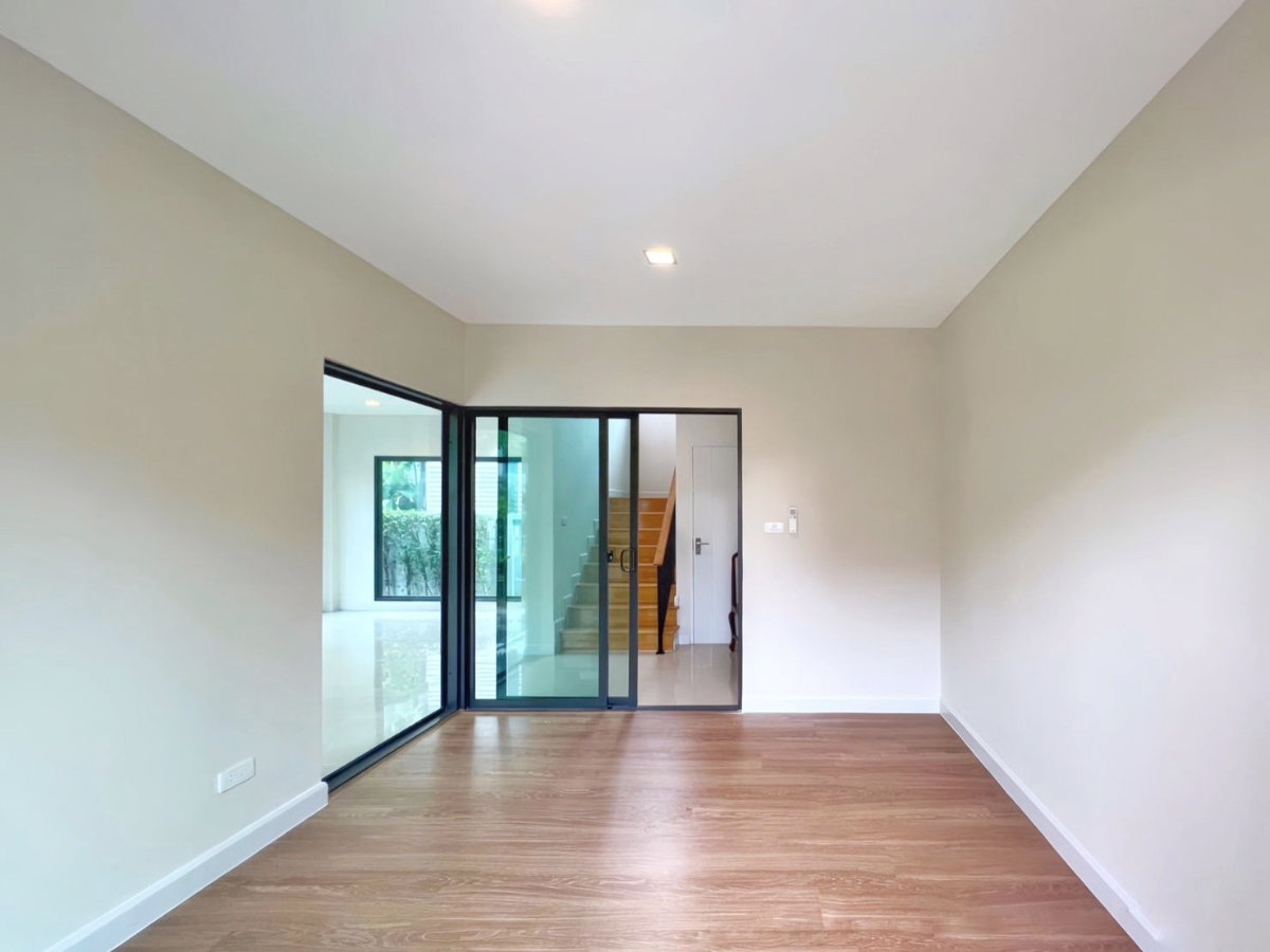รูป ขาย บ้านใหม่ไม่เคยเข้าอยู่!! เวนิว พระราม 9 (VENUE RAMA 9)  🏡 4 ห้องนอน รองรับผู้สูงอายุ 200+ ตารางเมตร โครงการคุณภาพจาก SC ASSET - รูปที่ 5/19