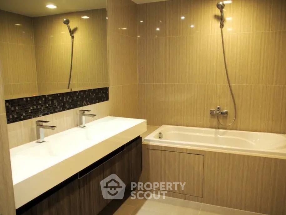 picture 2-BR Condo at Downtown Sukhumvit 49 near BTS Phrom Phong (ID 2973441) - 7/9