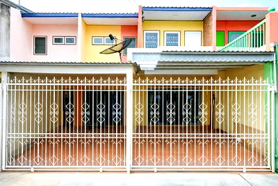 เช่าทาวน์โฮม ถนนแจ้งวัฒนะ : ใกล้รพ.มงกุฎวัฒนะและตลาดเมืองทอง ทาวน์เฮาส์ 2 ชั้น 3นอน 4แอร์ 2น้ำ ขนาด 24 ตร.ว. ใกล้ MRT ศูนย์ราชการเฉลิมพระเกียรติ 700 ม.