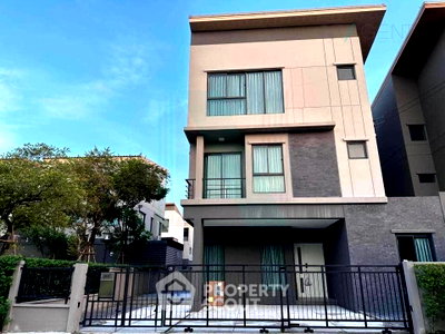 Townhouses for rent Bangkok : 4-BR Townhouse at Baan Klang Muang Ramintra 83 Station in Ram Inthra (ID 2974430)