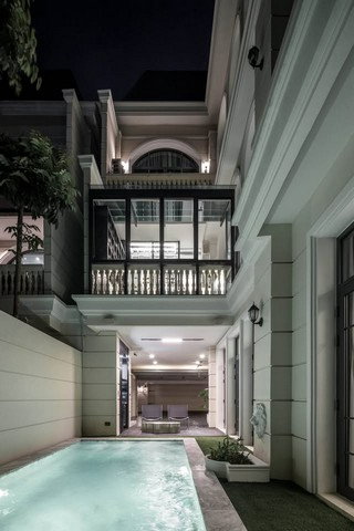 รูป HR3498ขายบ้านเดี่ยว Super Luxury 3.5 ชั้น เอกมัย 22 สุขุมวิท 63 ตกแต่งหรูสไตล์นิตยสาร มีลิฟต์และสระว่ายน้ำส่วนตัว - รูปที่ 13/26