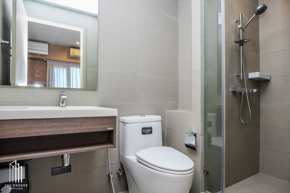 รูป For rent Whizdom Connect แต่งลอฟท์อบอุ่นด้วยผนังอิฐและเฟอร์นิเจอร์ไม้ คุมโทนสไตล์เอิร์ธโทนละมุนตาได้วิวสวนธรรมชาติ @17,000 Baht - รูปที่ 10/10