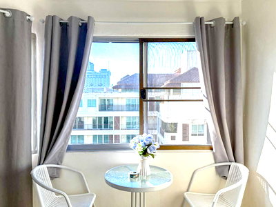 Condos for sale Pattaya : Jomtien Thip Condotel Studio Condo for Sale Sea View