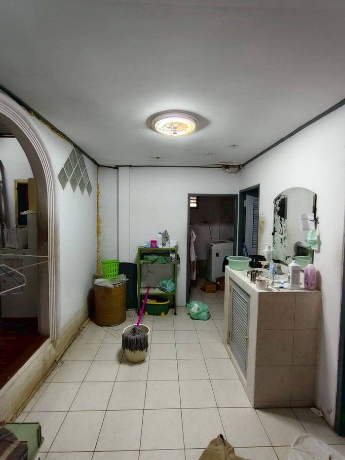 รูป [ขายด่วน! ตามสภาพ] บ้านเดี่ยว 124 ตร.ว. หมู่บ้านนันทวัน อ่อนนุช 44 เหมาะรีโนเวทหรือทุบสร้างใหม่ ทำเลลัดสุขุมวิท ราคาคุ้มที่สุดในโครงการ! - รูปที่ 11/19