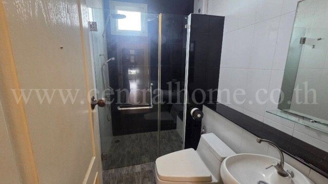 รูป บ้านเดี่ยว โกลเด้นล้านนา รามคำแหง 92 ต่อเติมตกแต่ง พร้อมอยู่ - รูปที่ 11/19