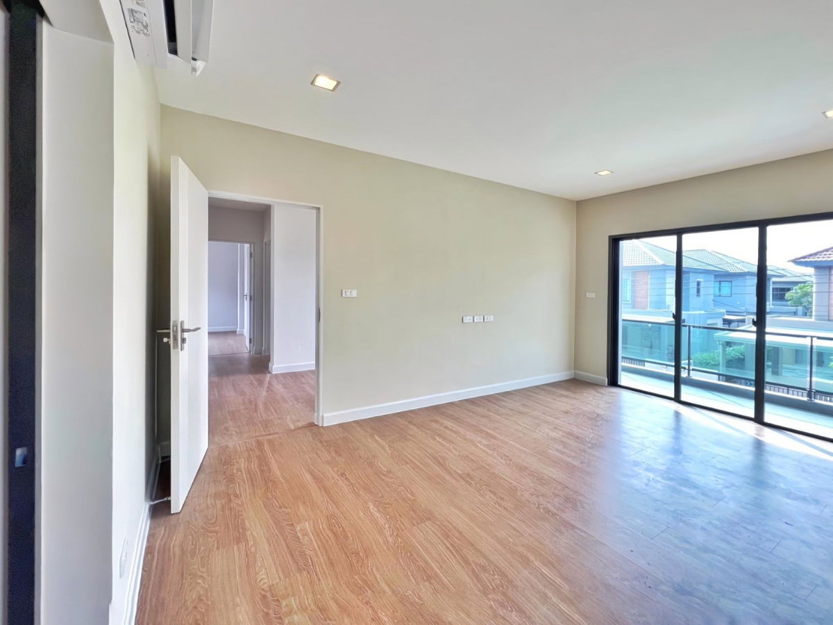 รูป ขาย บ้านใหม่ไม่เคยเข้าอยู่!! เวนิว พระราม 9 (VENUE RAMA 9)  🏡 4 ห้องนอน รองรับผู้สูงอายุ 200+ ตารางเมตร โครงการคุณภาพจาก SC ASSET - รูปที่ 9/19