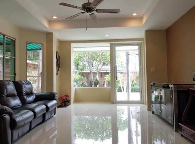 รูป HR3502ให้เช่าบ้านเดี่ยวหลังมุม มัณฑนา วัชรพล 2 ห้าแยกวัชรพล 100 ตร.ว. มีสนามพัดกอล์ฟ + EV Charger จอดรถ 4 คัน - รูปที่ 6/11