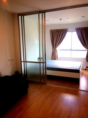 Condos for rent : For Rent Condo LUMPINI PLACE SRINAKARIN - HUAMAK STATION Building B, Floor 23,1 bed room, Room size 26 sqm