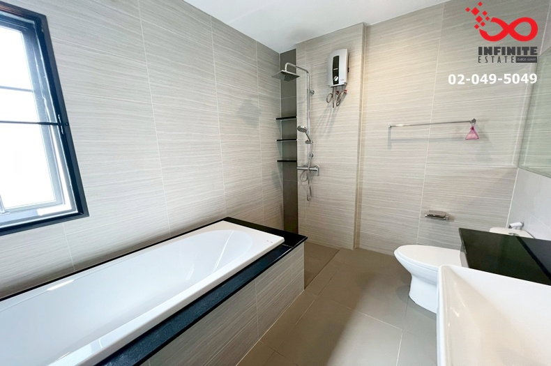 รูป ให้เช่าบ้านเดี่ยวหรู บางกอก บูเลอวาร์ด สาทร-ปิ่นเกล้า หลังมุม ติดสวน พร้อม EV Charger - รูปที่ 12/14