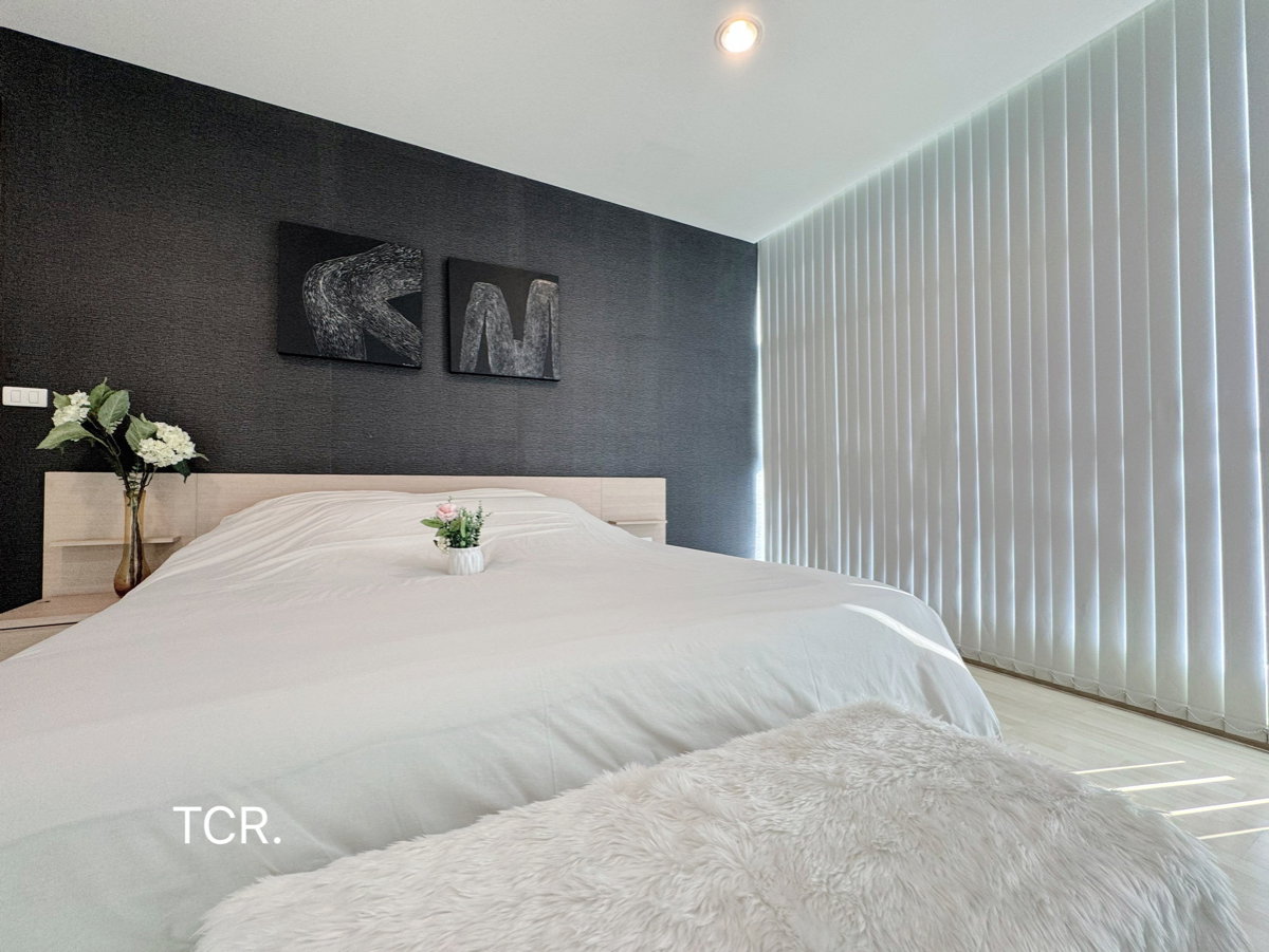 picture Ready to move in “𝐑𝐡𝐲𝐭𝐡𝐦 𝐑𝐚𝐭𝐜𝐡𝐚𝐝𝐚“ 2 Bedrooms Size 73.5 Sq.m. Near MRT-Ratchadapisek - 3/22