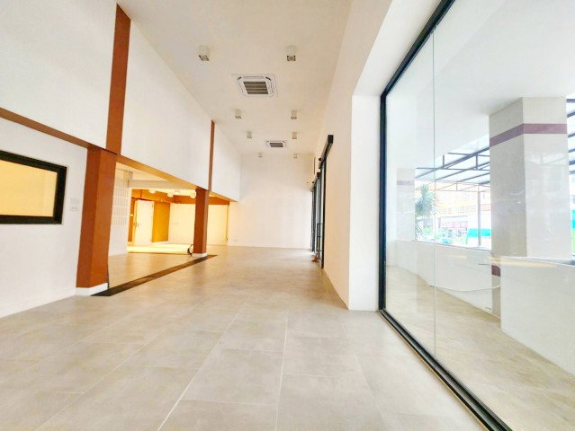 รูป MRTรามอินทรา กม.9 500ม. 15นอน 1305ตรม. ให้เช่าอาคารคลีนิค โชว์รูม 6ชั้น MRTคู้บอน 800ม. รพ.สินแพทย์ 11แอร์ใหม่ แฟชั่น 3คูหา 72 ตรว. - รูปที่ 2/8