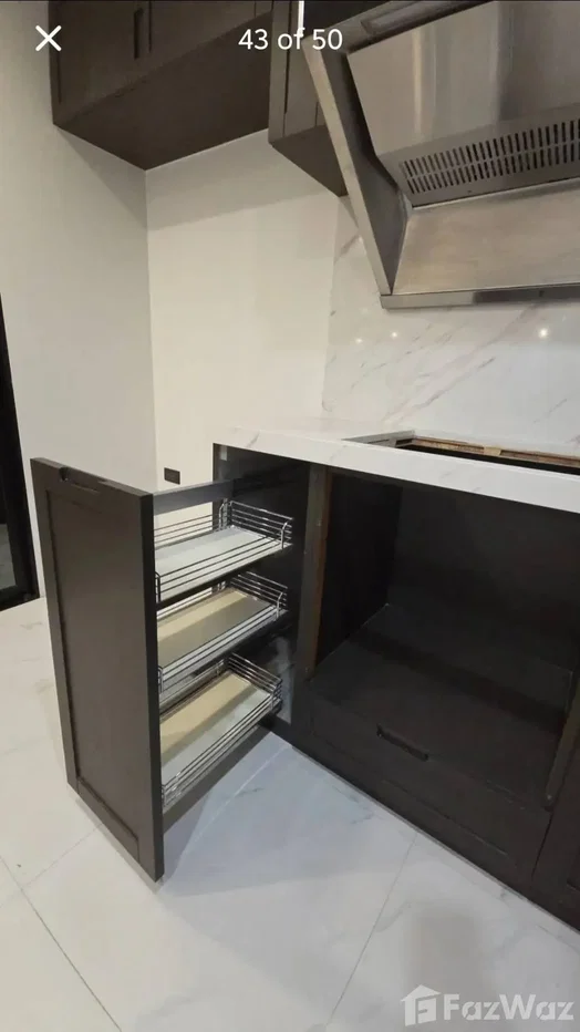 picture 1 bedroom at The Royal Navin Tower 6446813 - 30/34