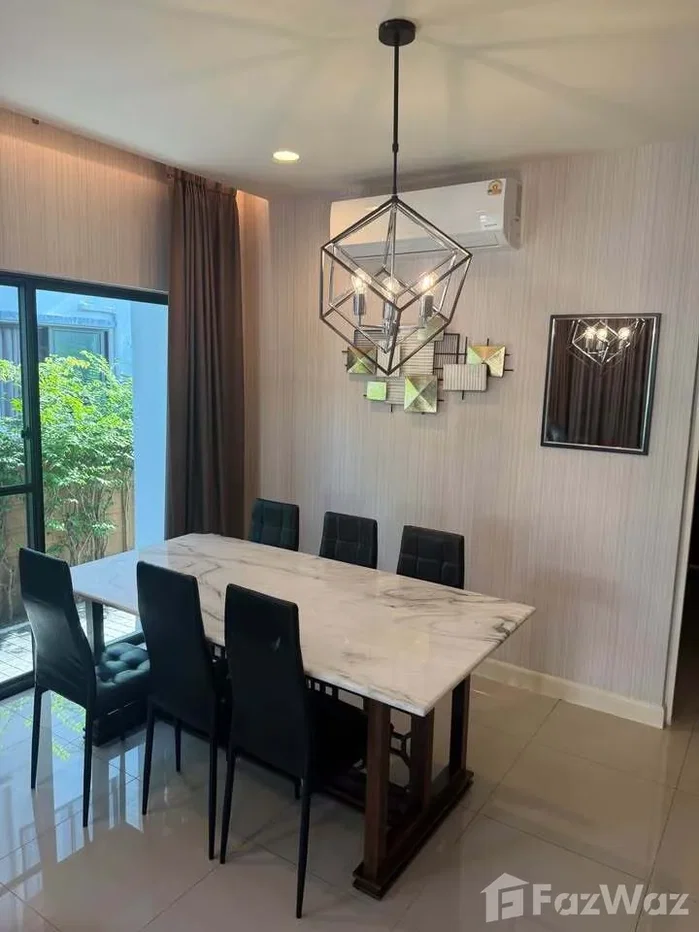 picture For Rent: Luxury Detached House - Pet friendly 6446694 - 4/12