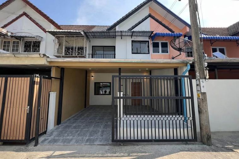3-bed townhouse for sale, 20 sq wah, Prachasuk City Prachauthit 58/1