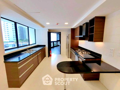 Condos for rent : 3-BR Condo 263 Sqm At President Park Condominium, Near MRT Queen Sirikit (ID 2133425)