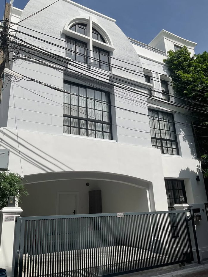 รูป WS7663 🏡✨ ให้เช่าทาวน์โฮมหรู 4 ชั้น ซอย เอกมัย 12 เดินทางสะดวก เพียง 120,000 บาท/เดือน - รูปที่ 1/13