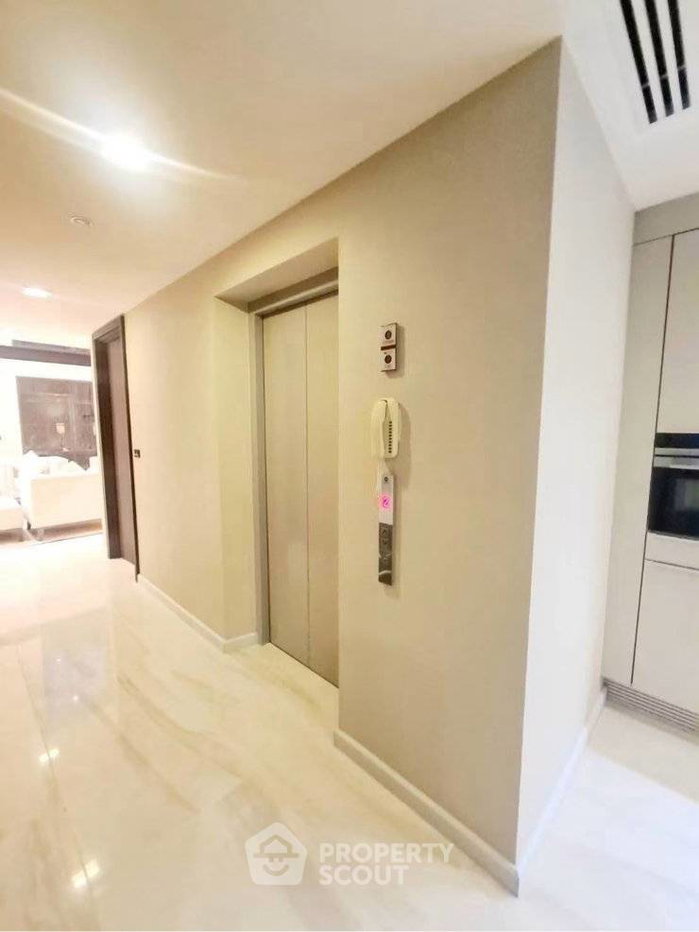 picture 4-BR Townhouse at Quarter 31 near MRT Phetchaburi (ID 2976612) - 6/15