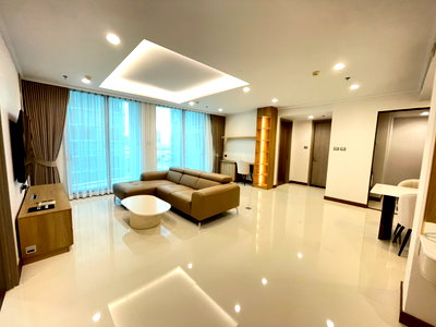 Condos for rent : For rent Supalai Oriental Sukhumvit 39, beautiful room, very livable, high floor, city view, fully decorated, ready to move in. DS2295 | L:ine @dstay