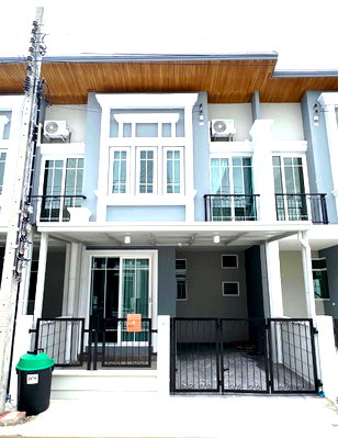Houses for rent Tesco Lotus Srinakarindra : 2-BR House at Golden Neo, Sukhumvit LaSalle near BTS Samrong (ID 2975776)