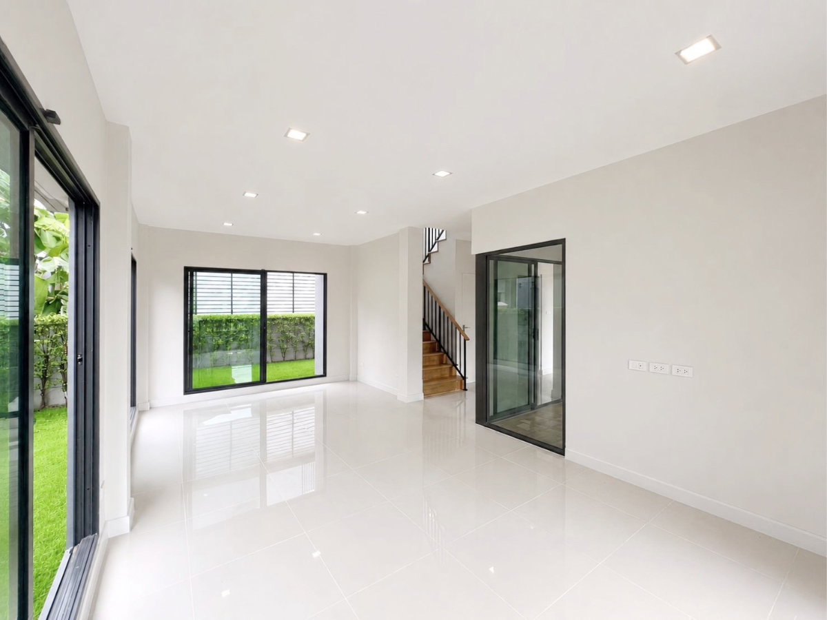 รูป ขาย บ้านใหม่ไม่เคยเข้าอยู่!! เวนิว พระราม 9 (VENUE RAMA 9)  🏡 4 ห้องนอน รองรับผู้สูงอายุ 200+ ตารางเมตร โครงการคุณภาพจาก SC ASSET - รูปที่ 4/19