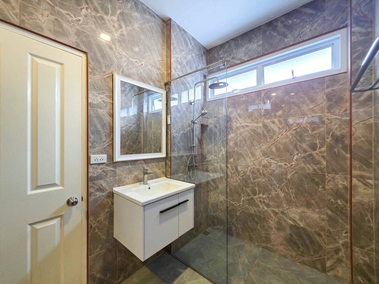 รูป Luxury 3-Bedroom Pool Villa for Sale Huay Yai - รูปที่ 22/28