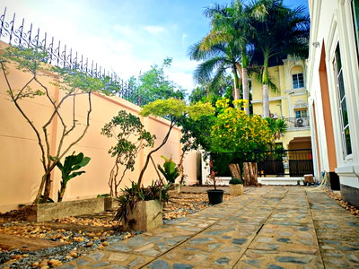 Townhouses for rent Thonburi Vocational College : 🏡 TH186 | For Rent: Corner Townhome at Urban Sathorn | Near BTS Bang Wa | Private Garden & Office | Pet-Friendly! 🐾