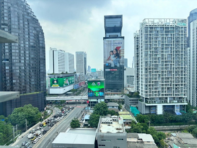 รูป 🪅คอนโดรึทึ่ม อโศก 2 ราคาพิเศษ พร้อมเข้าอยู่ 🥳 - รูปที่ 8/12