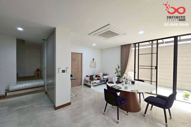 4-bed townhouse for sale, 300 sqm, 36 sq wah, Chatuchak